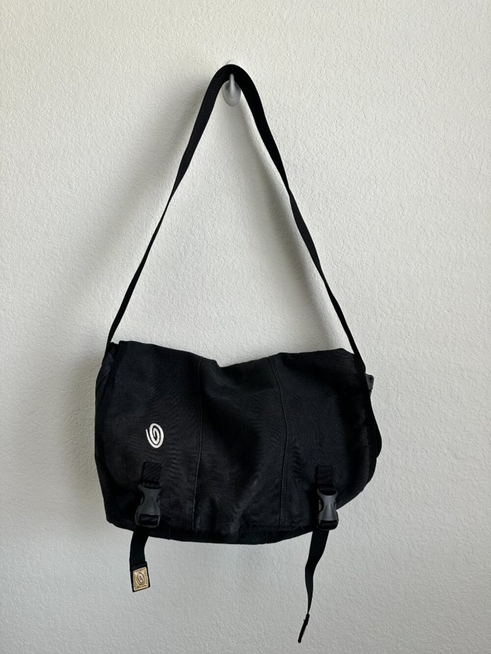 Timbuk2 Classic Messenger Bag Jet Black Large Biggie Bag